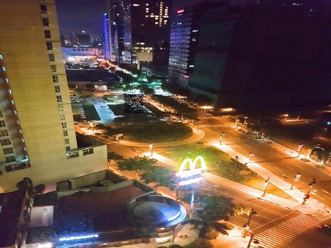 Avant Apartments At The Fort Taguig Bagian luar foto